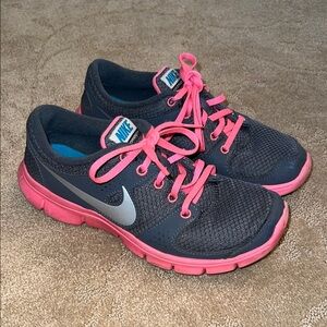 Nike Flex Experience RN Running Shoes, Sz 7